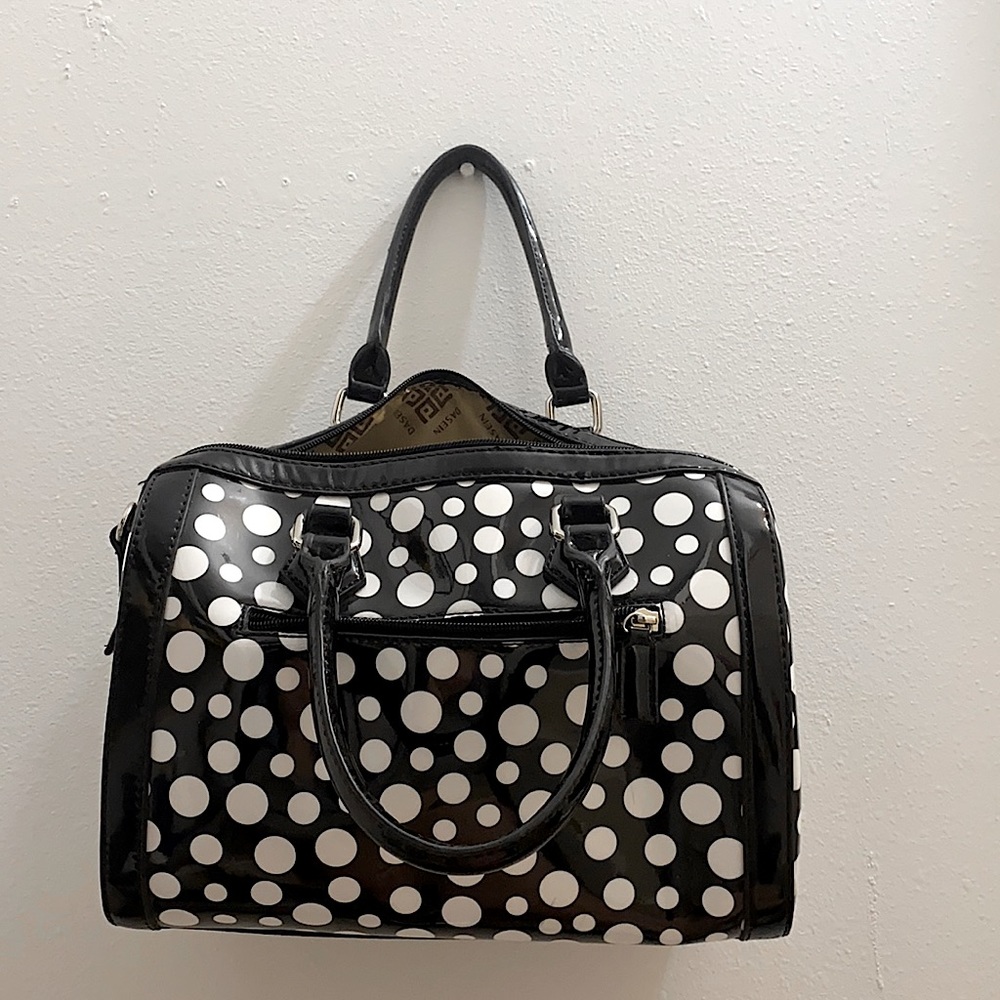 COPY - Black and white purse with matching billfold